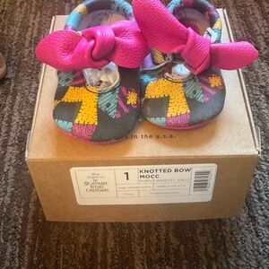 Freshly picked Ragdoll Sally Knotted Bow Moccasins